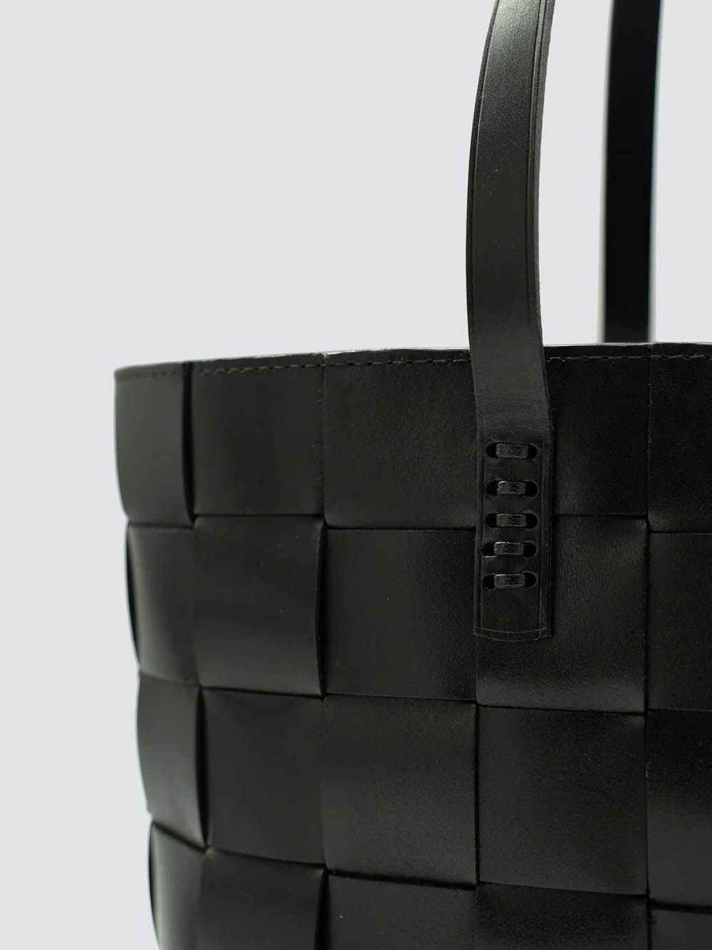 Dragon Diffusion Handwoven Black Cow Leather Tote Bag With Rectangular Structure In Black