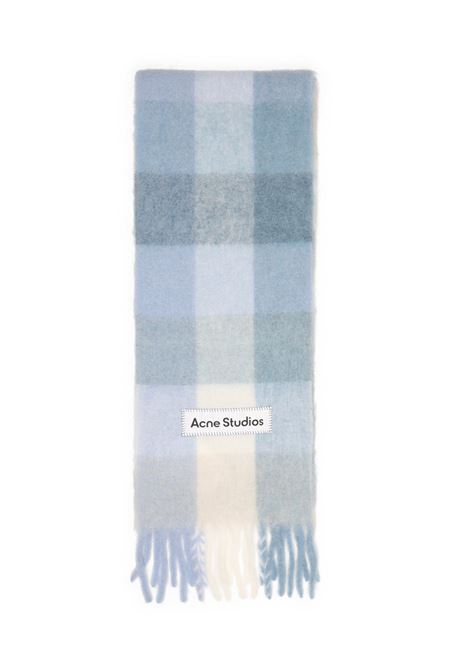 Light blue/white/powder blue
