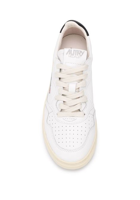 sneakers medalist low aulm ll22  bianche e nere AUTRY | AULMLL22