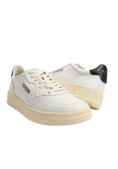sneakers medalist low aulm ll22  bianche e nere AUTRY | AULMLL22