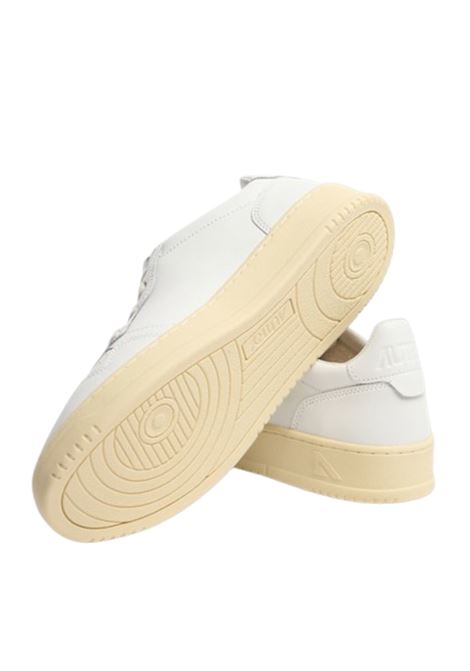sneakers medalist low aulm ll87  bianche e crema AUTRY | AULMLL87