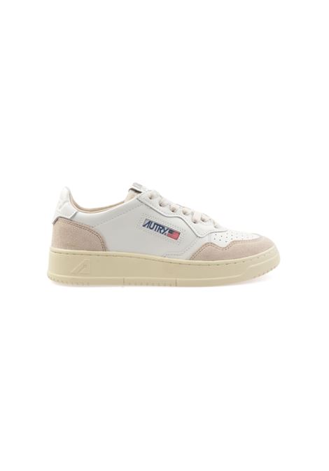 snekaers medalis low aulw ls 33 bianche e beige AUTRY | AULWLS33