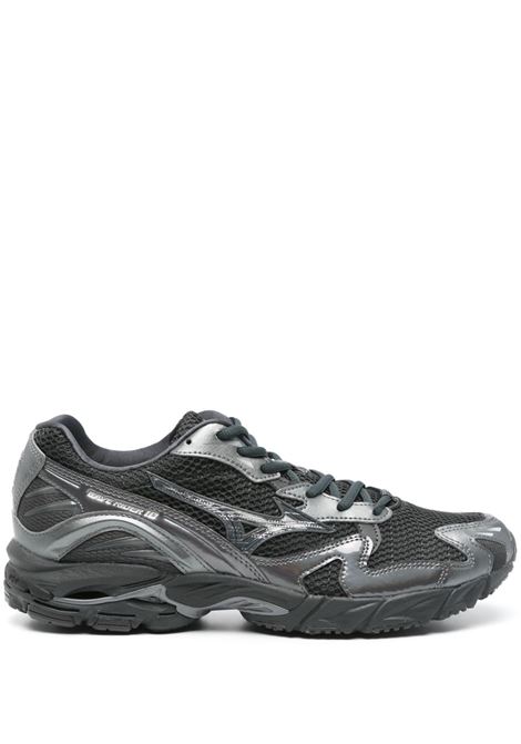 wave rider 10 snekaers man balck and grey MIZUNO | D1GA243108