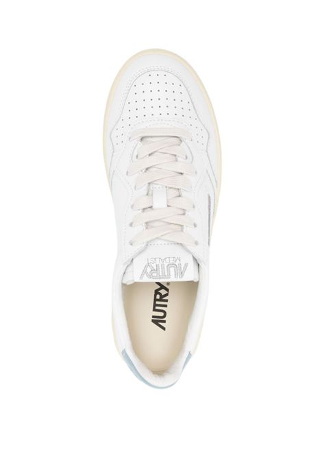 medalis low aulw ll79 sneakers woman white and light blue AUTRY | AULWLL79