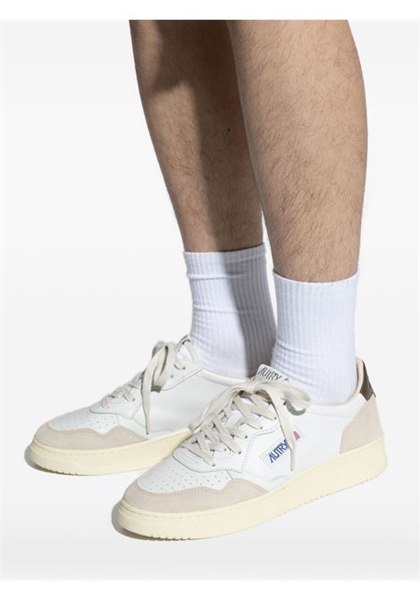 sneakers medalist low aulm ls15 uomo bianche beige e verde oliva AUTRY | AULMLS15