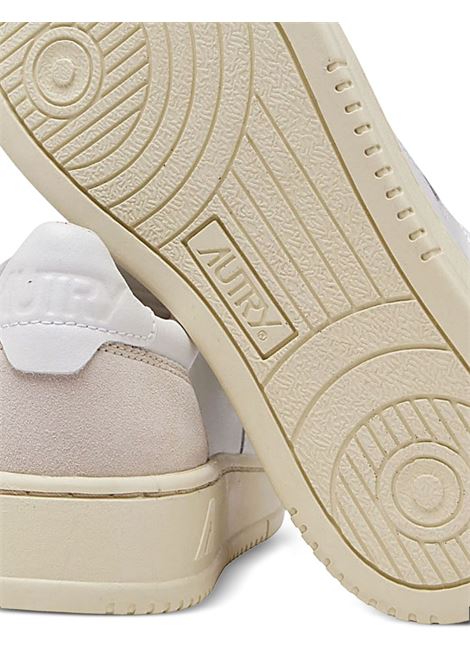 snekaers medalis low aulw LS33 bianche e beige AUTRY | AULWLS33