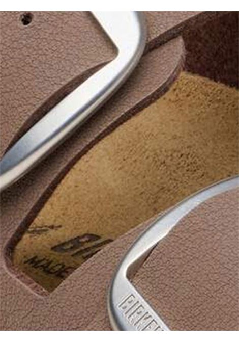 sandali arizona big buckle unisex beige scuro BIRKENSTOCK | 1032081MOCCA
