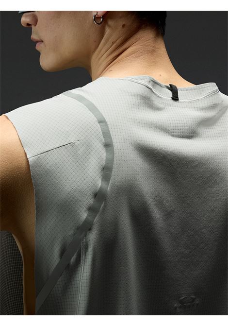 canotta latitude veil uomo grigia OAKLEY | FOA407981314
