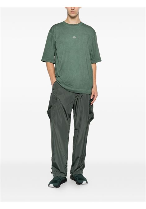 t-shirt latitude uomo verde OAKLEY | FOA40854574O