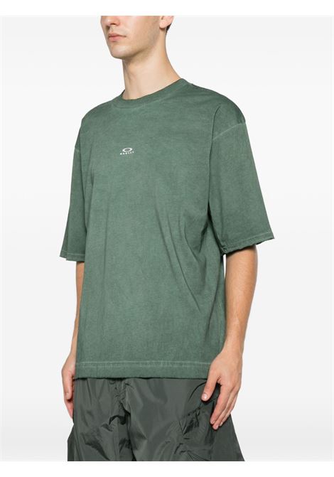 t-shirt latitude uomo verde OAKLEY | FOA40854574O