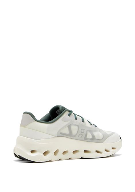 cloudtilt remix green olive and ivory ON | 3MG10273686