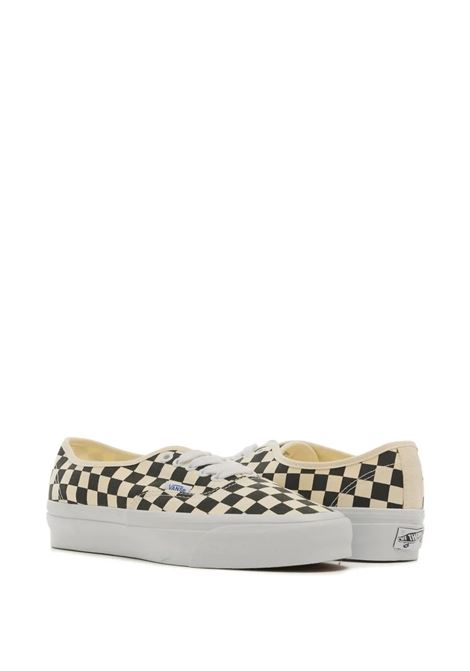 lx authentic 44 sneakers unisex black VANS | VN000CQA2BO1